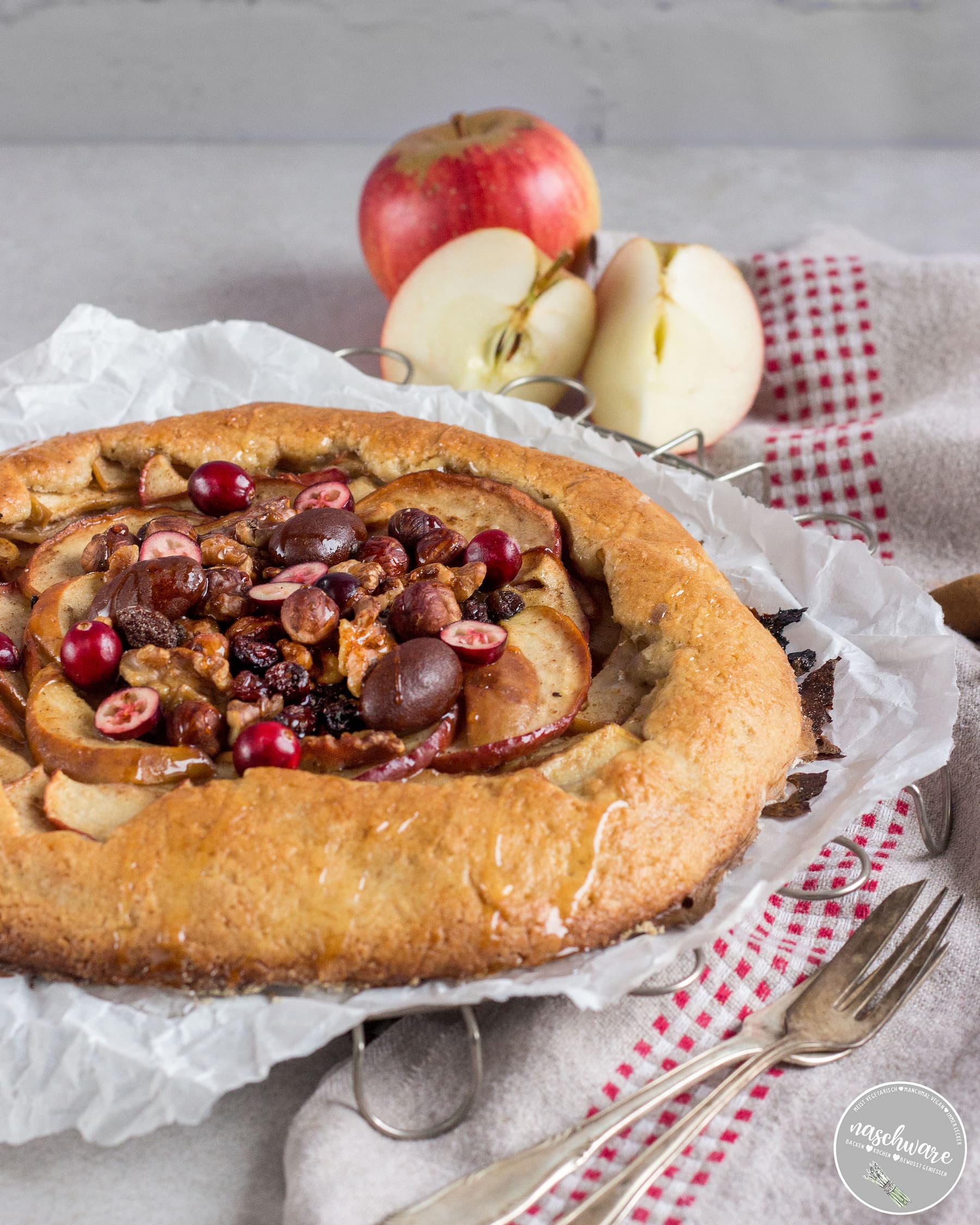 bratapfel-galette-mit-zimtmandeln-blog