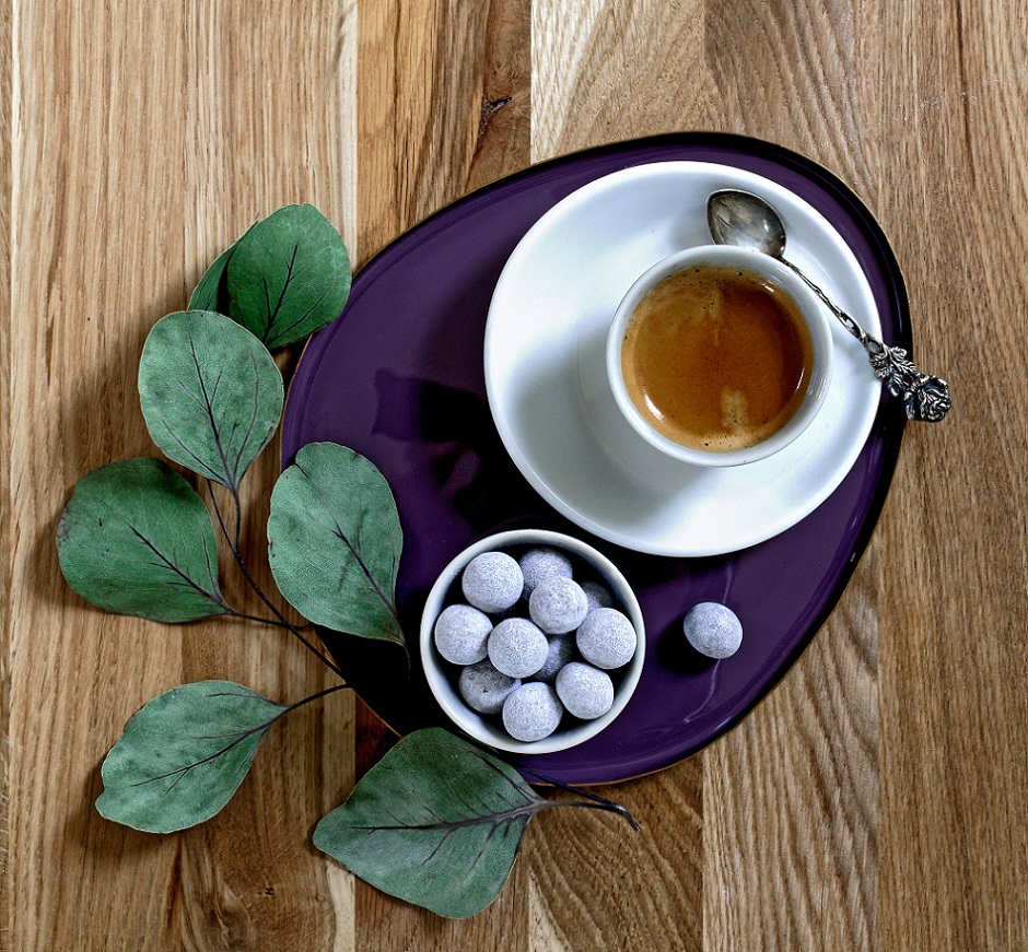Kaffeebohne Vollmilch mit Tasse Kaffee