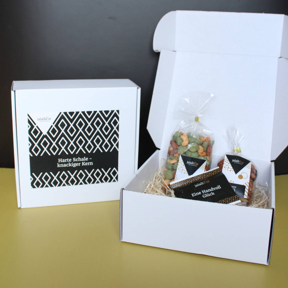 Geschenkbox - "Harte Schale - knackiger Kern"